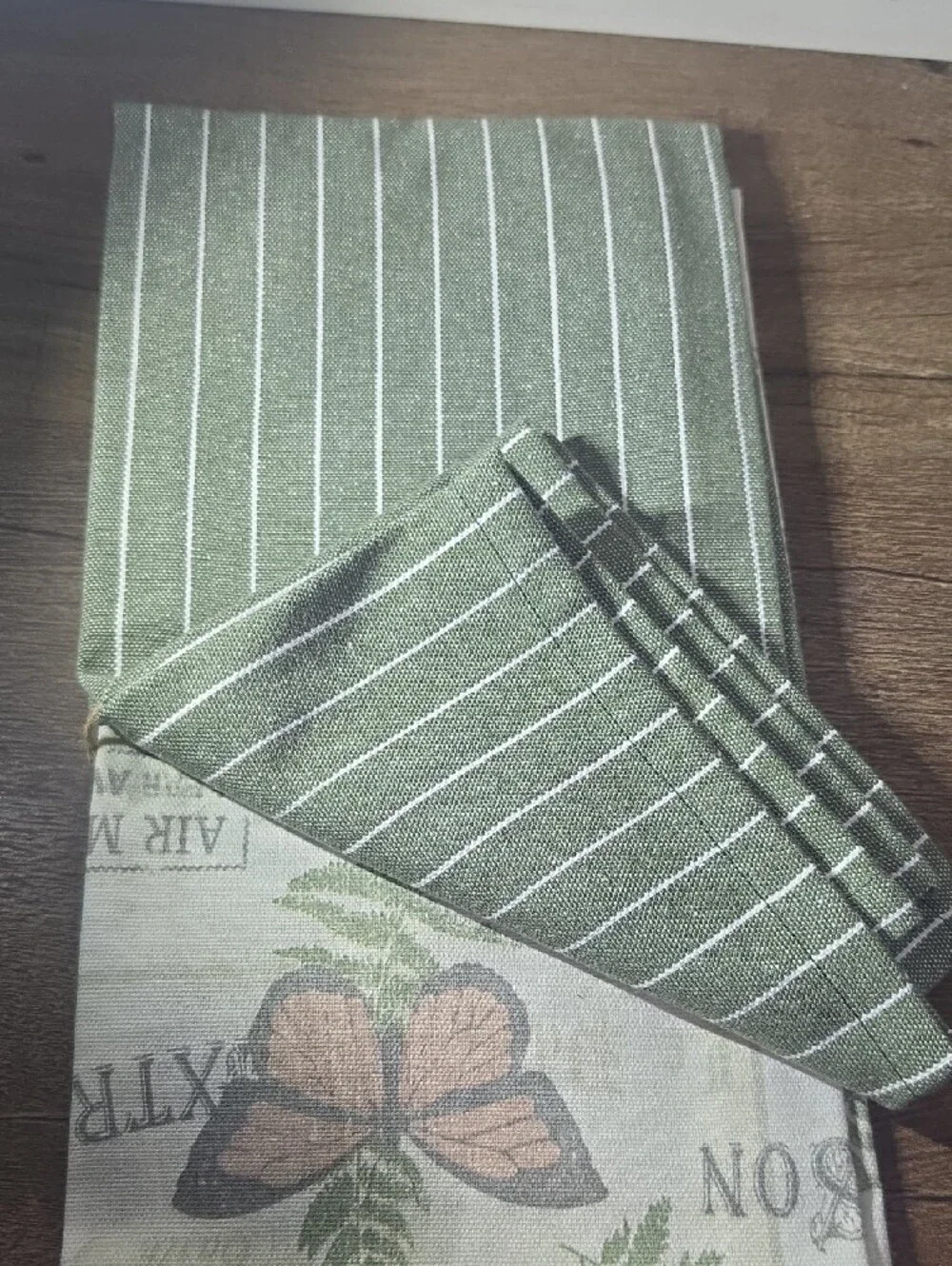 Our Farmhouse Kitchen Butterfly & Fern Printed Tea Towel - Cream, Green, Peach